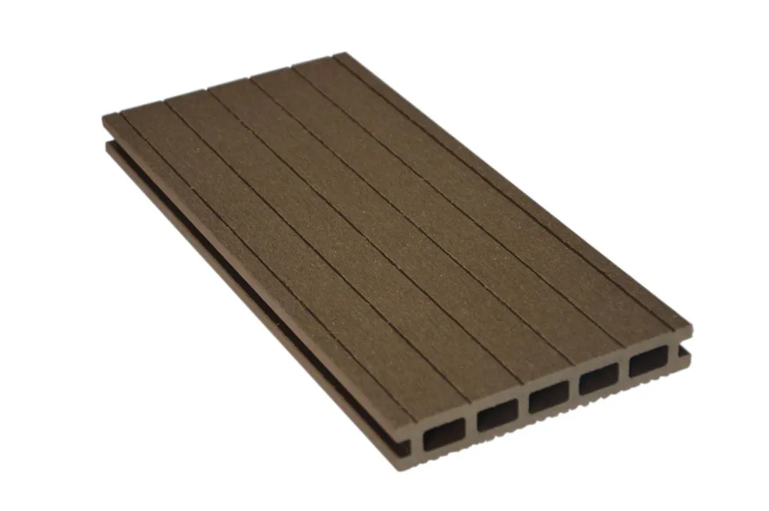 \\192.168.140.221\daten\IT\Allgeier\Online-Shop\Bilddaten\Natura Flooring\Terrassendielen\G&J_Terrassendiele_BPC_Hohlkammer_braun_Hauptbild.jpg