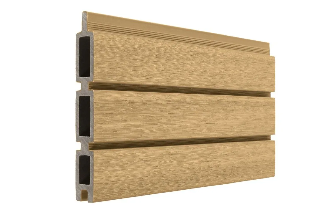 WPC Zaunprofil Modern red cedar